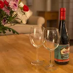 Honeybee Nyaraló Penrith